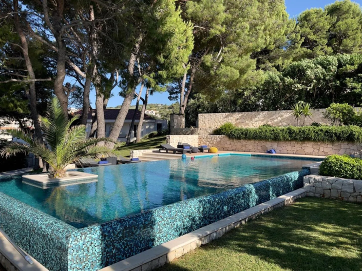 Image No.9-4 Bed Property for sale