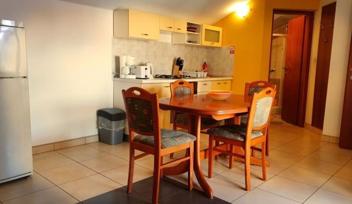 Image No.23-7 Bed Property for sale