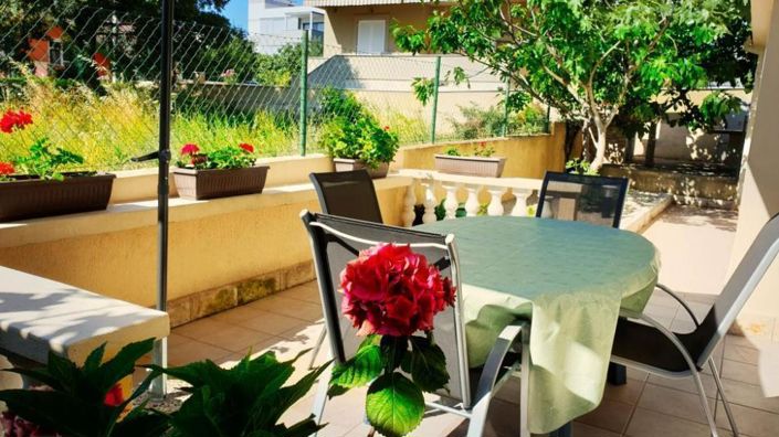 Image No.8-7 Bed Property for sale