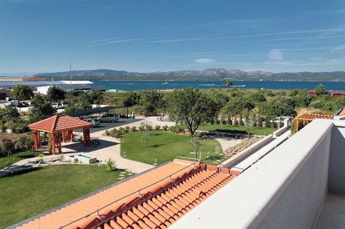 Image No.3-Propriété de 8 chambres à vendre à Murter