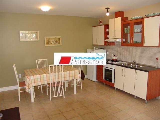 Image No.18-6 Bed Property for sale