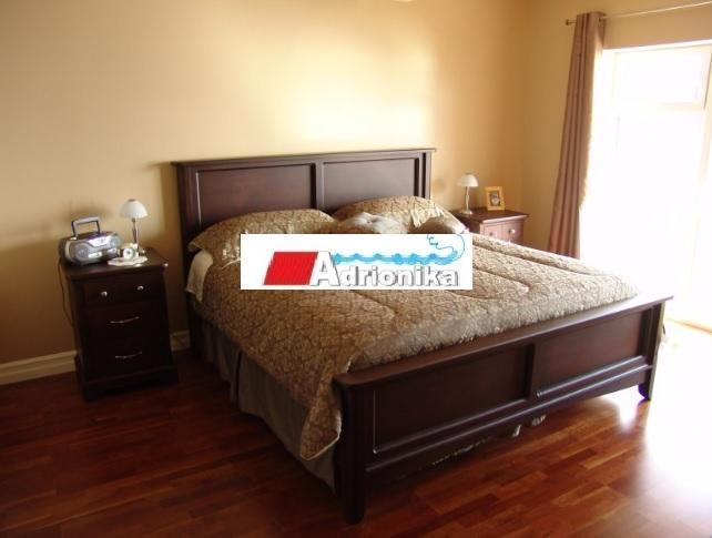 Image No.23-6 Bed Property for sale