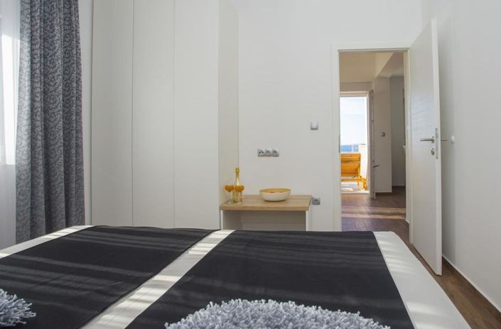 Image No.3-7 Bed Property for sale