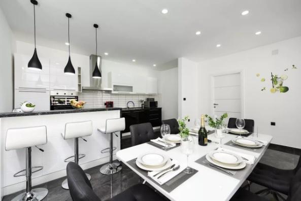 Image No.8-3 Bed Property for sale