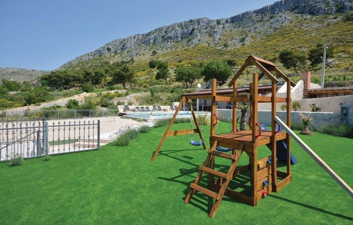 Image No.7-Propriété de 8 chambres à vendre à Split