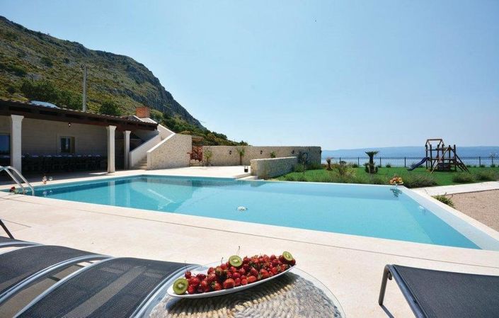 Image No.8-Propriété de 8 chambres à vendre à Split