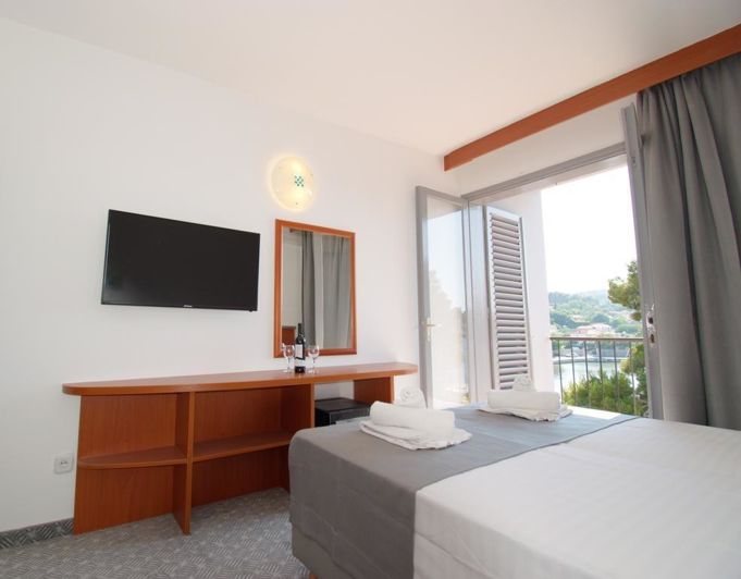 Image No.7-45 Bed Property for sale