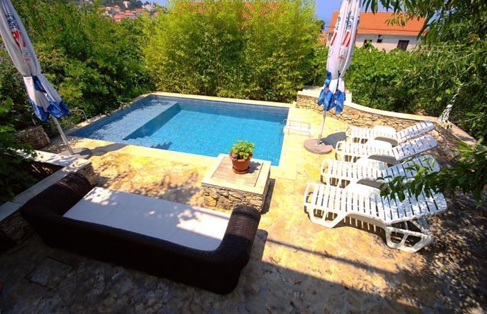 Image No.8-5 Bed Property for sale