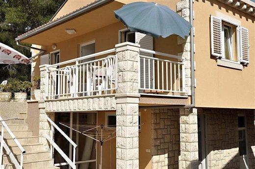 Image No.11-Propriété de 21 chambres à vendre à Lumbarda