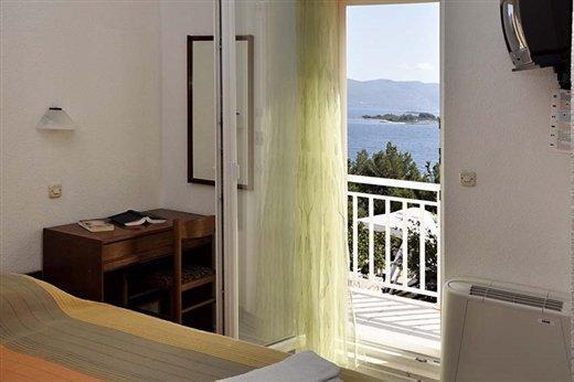 Image No.23-Propriété de 21 chambres à vendre à Lumbarda