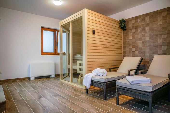 Image No.18-4 Bed Property for sale