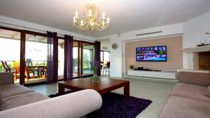 Image No.15-3 Bed Property for sale