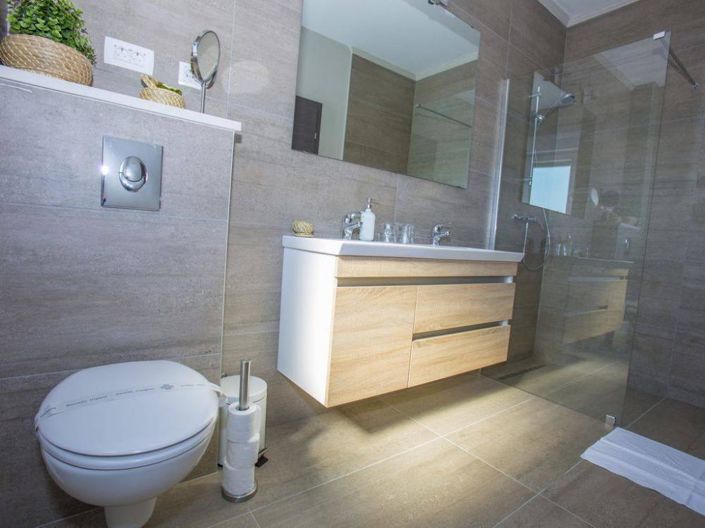 Image No.10-4 Bed Property for sale