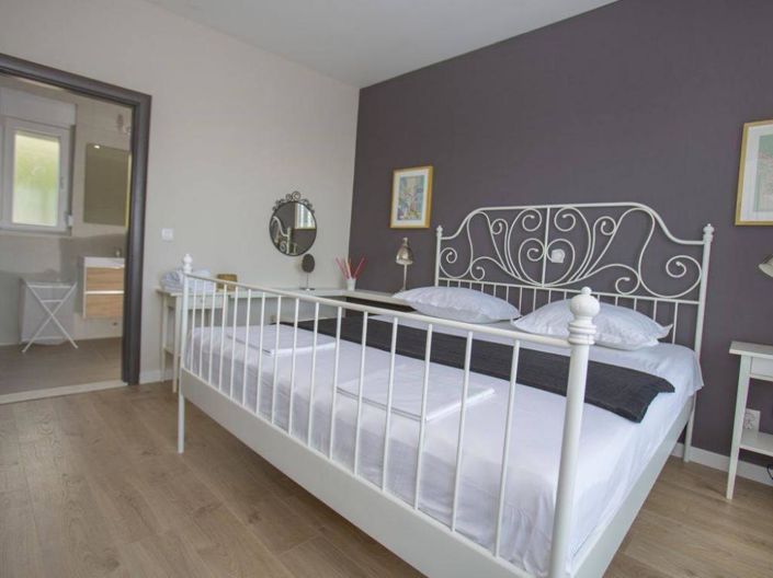 Image No.12-4 Bed Property for sale