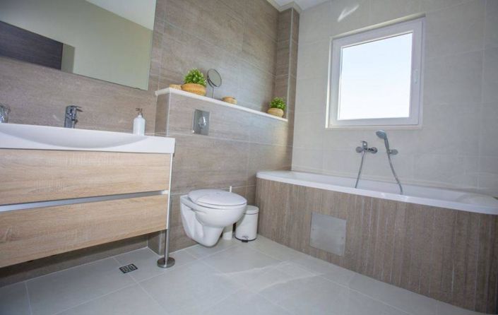 Image No.9-4 Bed Property for sale