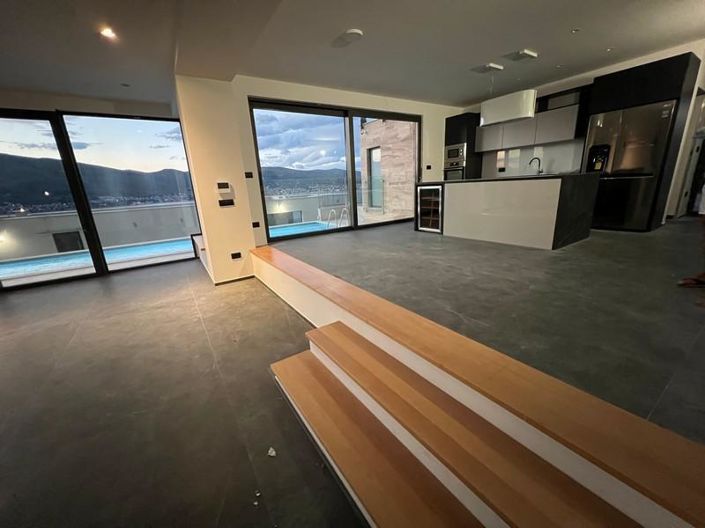 Image No.23-Propriété de 5 chambres à vendre à Ciovo