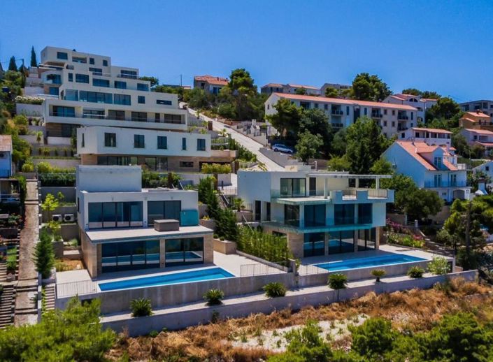 Image No.24-4 Bed Property for sale