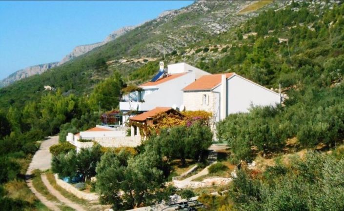 Image No.8-5 Bed Property for sale