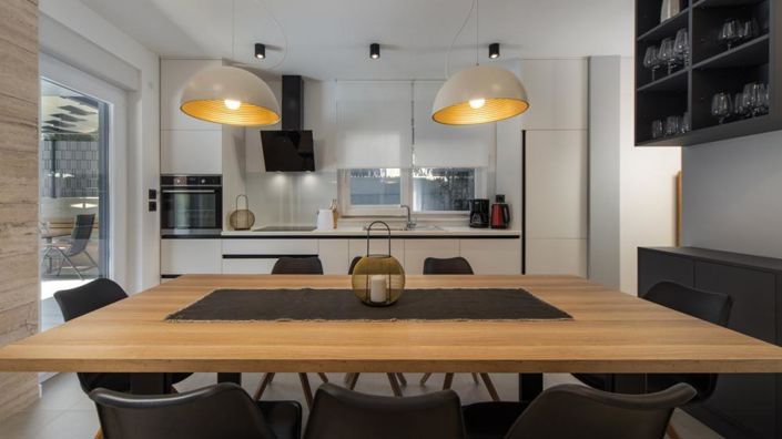 Image No.13-4 Bed Property for sale