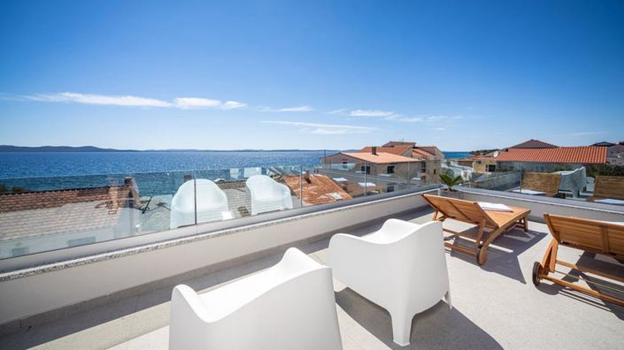 Image No.2-4 Bed Property for sale