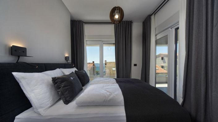 Image No.23-4 Bed Property for sale