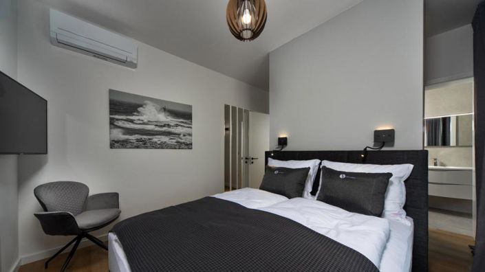 Image No.24-4 Bed Property for sale