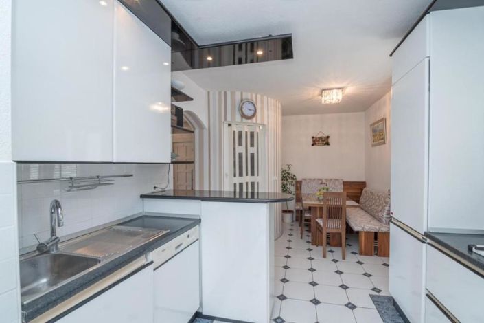 Image No.21-5 Bed Property for sale