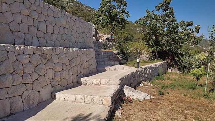 Image No.16-Propriété de 17 chambres à vendre à Ploce