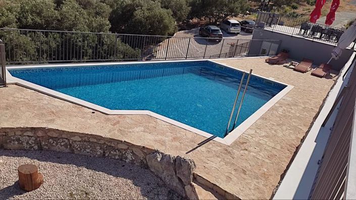 Image No.4-Propriété de 17 chambres à vendre à Ploce