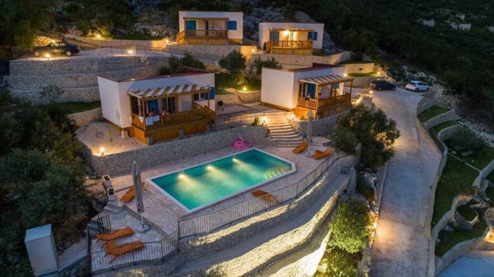 Image No.7-Propriété de 17 chambres à vendre à Ploce