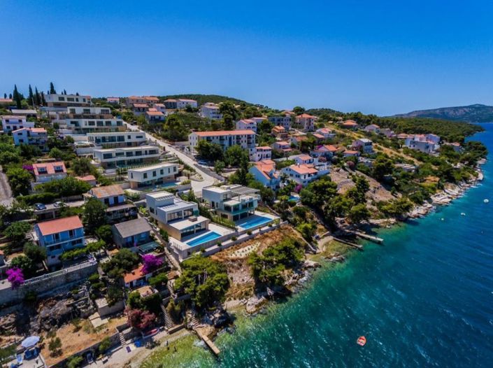 Image No.22-4 Bed Property for sale