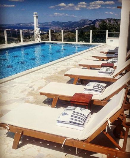 Image No.19-6 Bed Property for sale