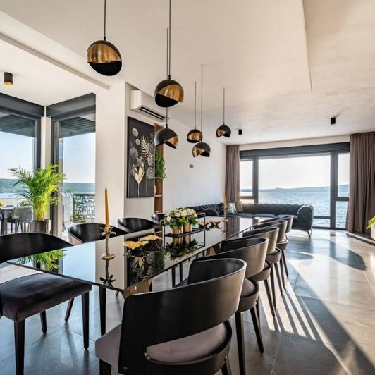 Image No.13-5 Bed Property for sale