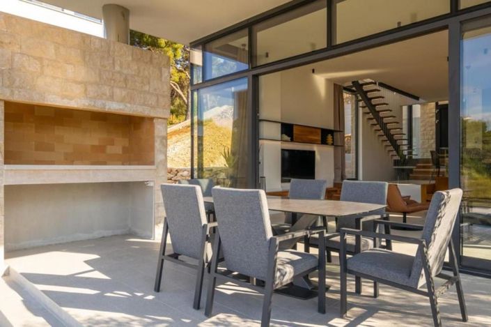 Image No.10-3 Bed Property for sale