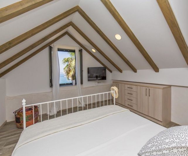 Image No.24-3 Bed Property for sale