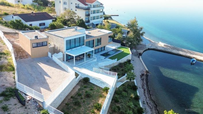 Image No.12-4 Bed Property for sale