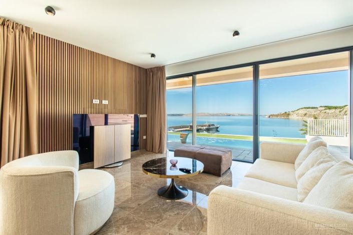 Image No.18-4 Bed Property for sale