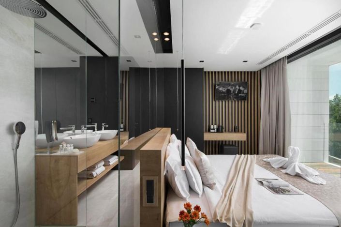 Image No.18-4 Bed Property for sale