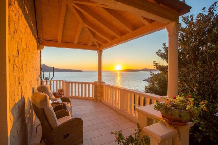 Image No.16-4 Bed Property for sale