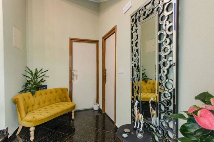 Image No.21-4 Bed Property for sale