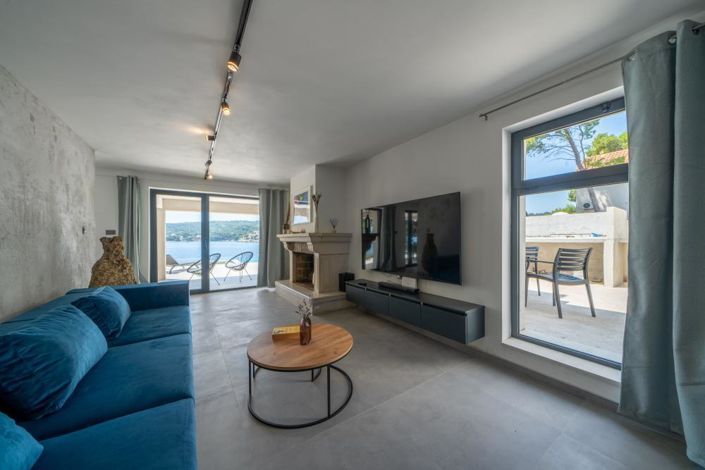 Image No.15-5 Bed Property for sale