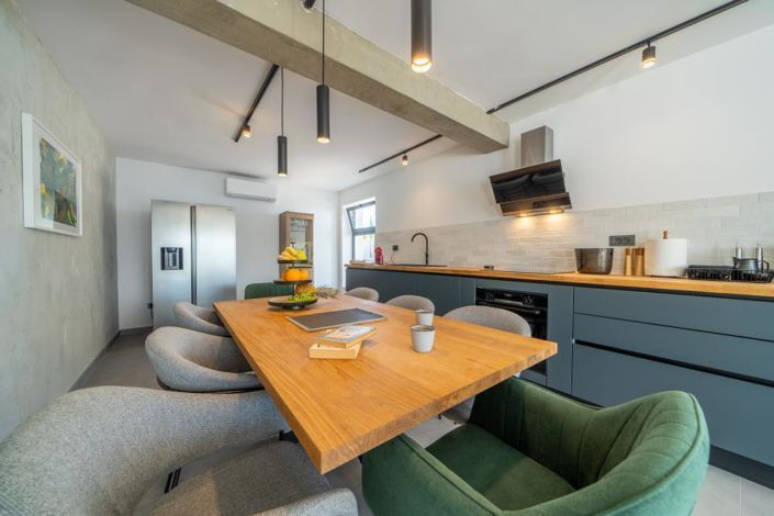 Image No.18-5 Bed Property for sale