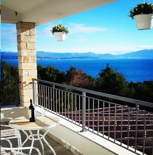 Image No.2-15 Bed Property for sale