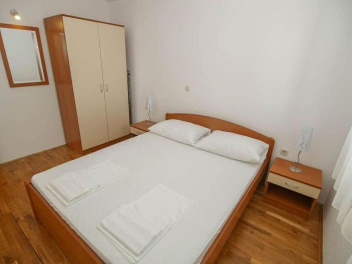 Image No.11-12 Bed Property for sale