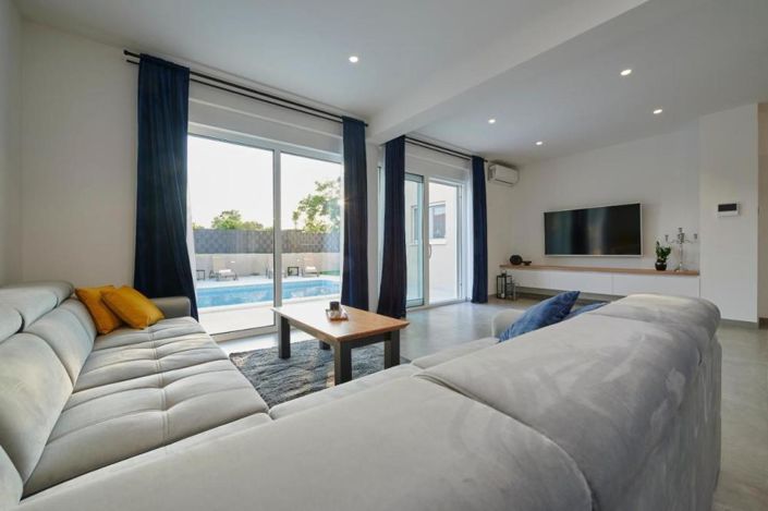 Image No.5-4 Bed Property for sale