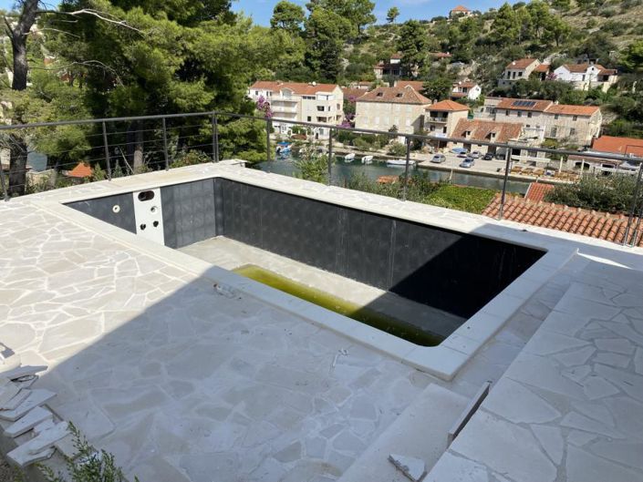 Image No.11-3 Bed Property for sale