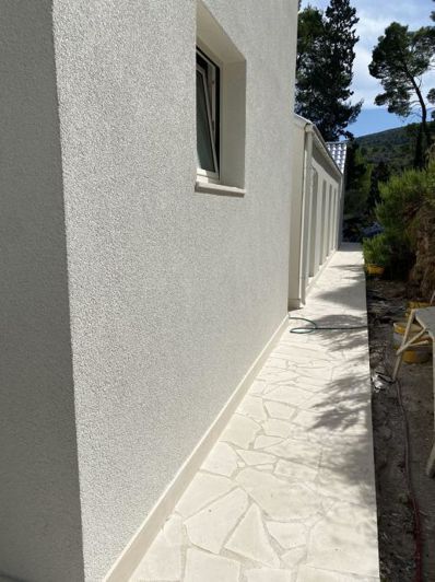 Image No.17-3 Bed Property for sale