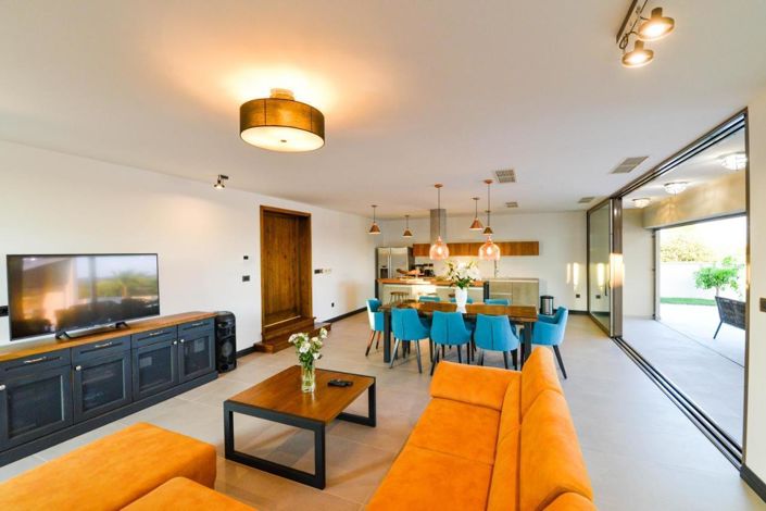 Image No.24-3 Bed Property for sale