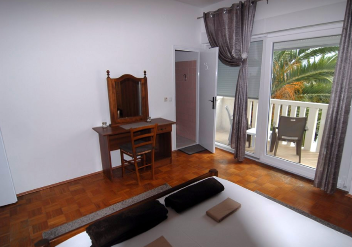 Image No.20-5 Bed Property for sale