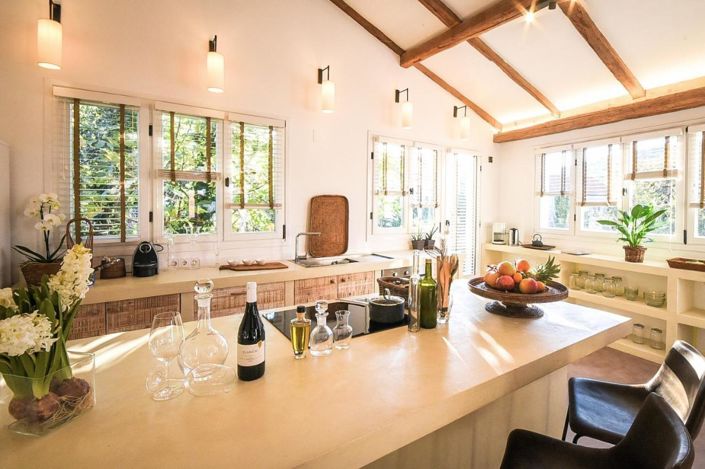 Image No.12-4 Bed Property for sale